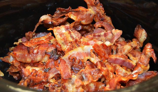 Can a diabetic eat bacon?